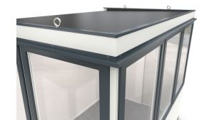 Pförtnerhaus - Meisterbüro MultiRoom Outdoor Basic 15 StarterPlus - H2820 x B4680 x T3390 mm mit Elektropaket StarterPlus in RAL 9002 - Grauweiß Pförtnerhaus - Meisterbüro MultiRoom Outdoor Basic 15 StarterPlus - H2820 x B4680 x T3390 mm mit Elektropaket StarterPlus in RAL 9002 - Grauweiß
