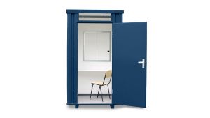 Kassenhäuschen, H2425 x B1400 x T1250 mm, 1 Fenster (Pos. B), inkl. Schreibtischablage und Stahlrohrstuhl, Aussenwandlackierung RAL 5010 enzianblau