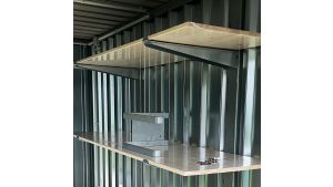 Lagerregal für Lagercontainer XS -XXL - 2 verzinkte Regalsäulen, 4 Kragarme, 2 Holz-Regalböden B 2000 mm, T 500 mm, Tragfähigkeit 120 kg pro Boden