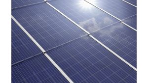 SolarCover 2.0 Anbaueinheit -  H3290 x B5842 x T5265 mm aus feuerverzinktem Stahl und widerstandsfähigen 5 mm Glas-Glas-Photovoltaik-Modulen