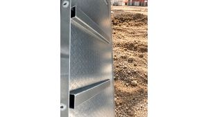 Überfahrbrücke aus Aluminum B 1.500 x L 750 mm - Auffahrrampe passend für CONTAINER-XXL-Lagercontainer Überfahrbrücke aus Aluminum B 1.500 x L 750 mm - Auffahrrampe passend für CONTAINER-XXL-Lagercontainer
