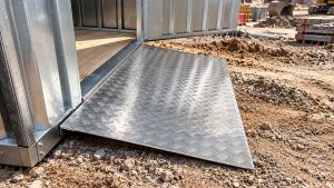 Überfahrbrücke aus Aluminum B 1.500 x L 750 mm - Auffahrrampe passend für CONTAINER-XXL-Lagercontainer Überfahrbrücke aus Aluminum B 1.500 x L 750 mm - Auffahrrampe passend für CONTAINER-XXL-Lagercontainer